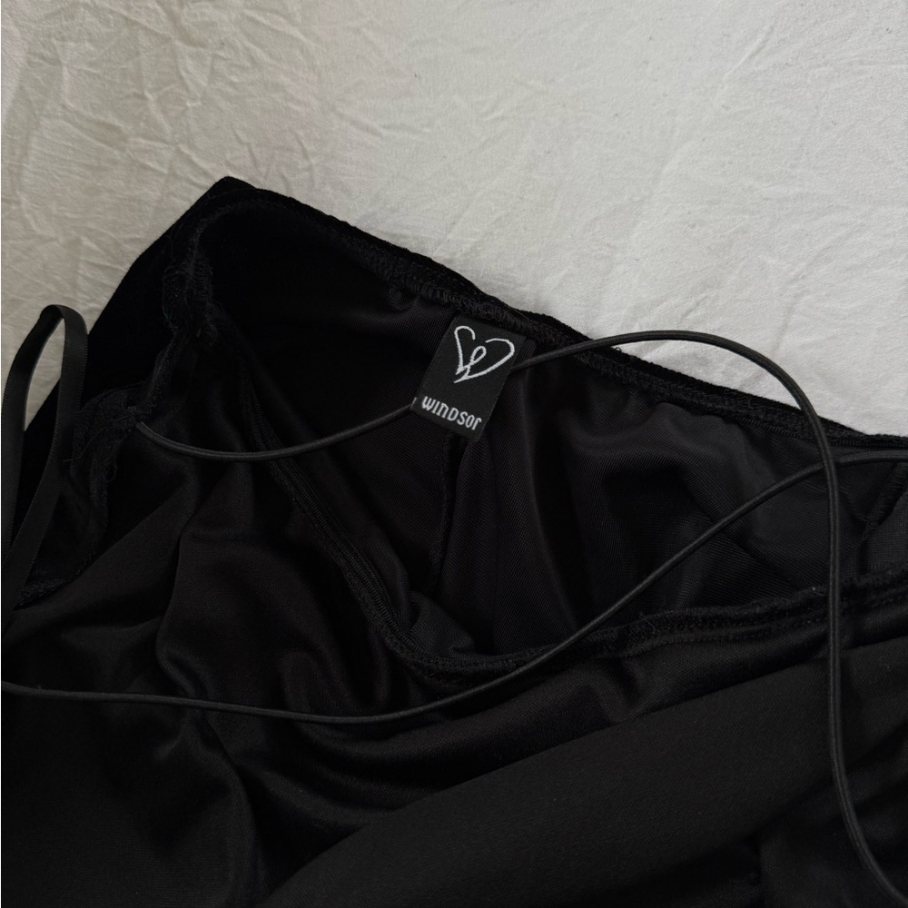 Windsor Elegant Black Evening Dress - Picture 5 of 6